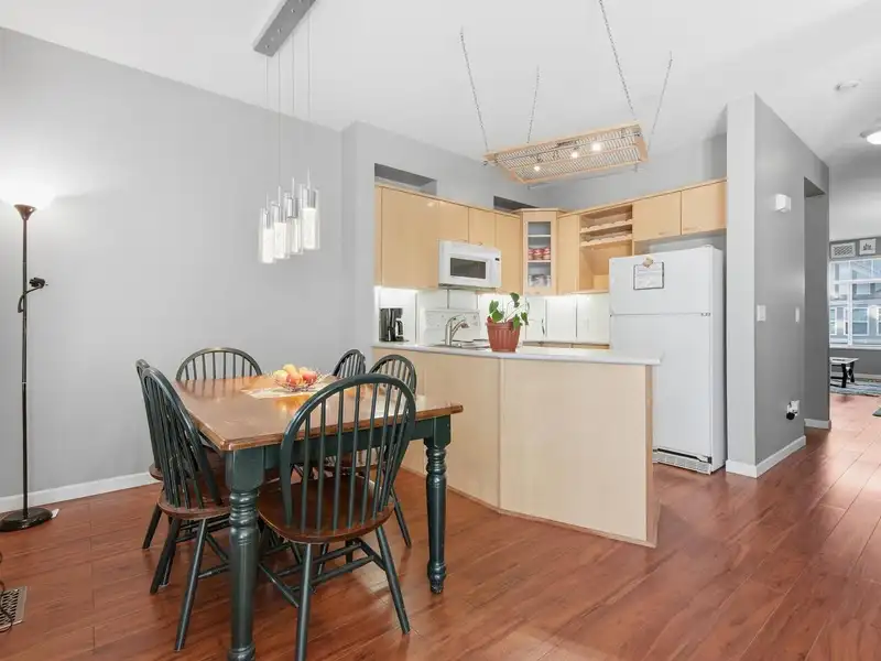 3 2678 KING GEORGE BOULEVARD - photo 4 of 22
