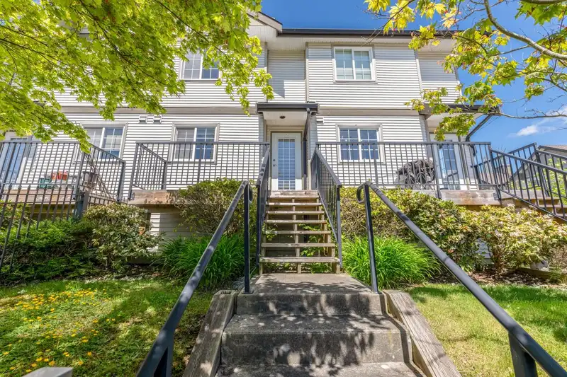 2 14855 100 AVENUE - photo 2 of 30
