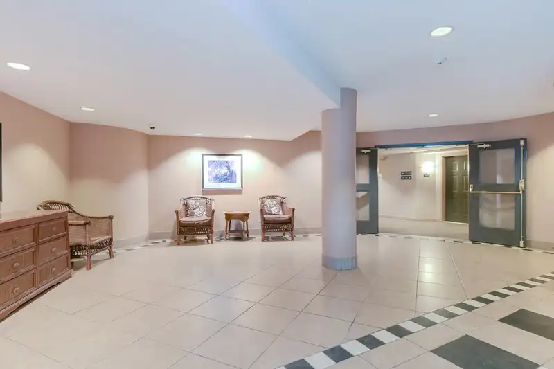 224 2700 MCCALLUM ROAD - photo 2 of 28