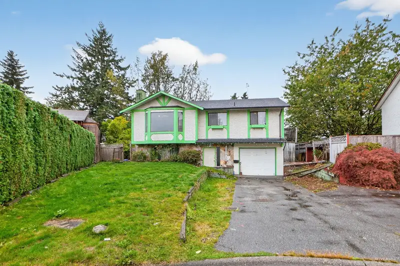 7253 140A STREET - photo 2 of 25