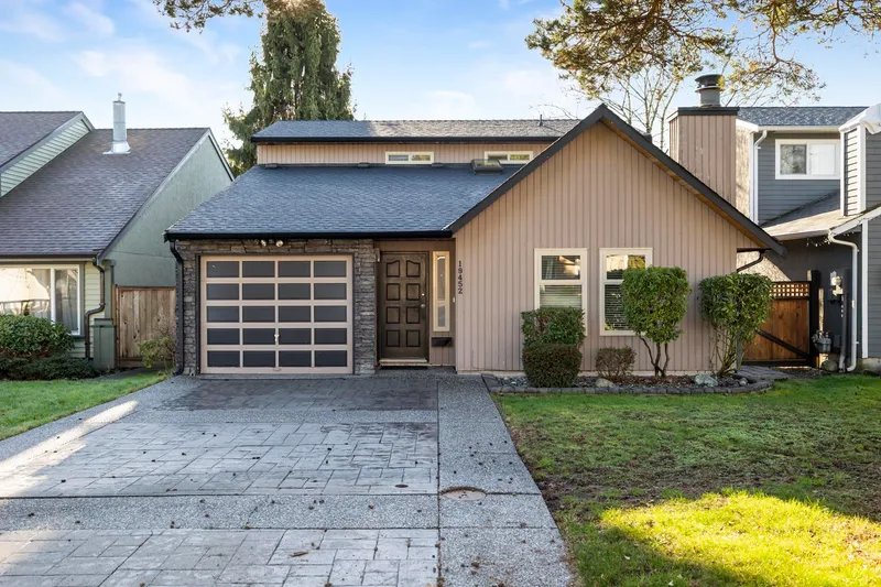 19452 61 AVENUE - photo 2 of 25