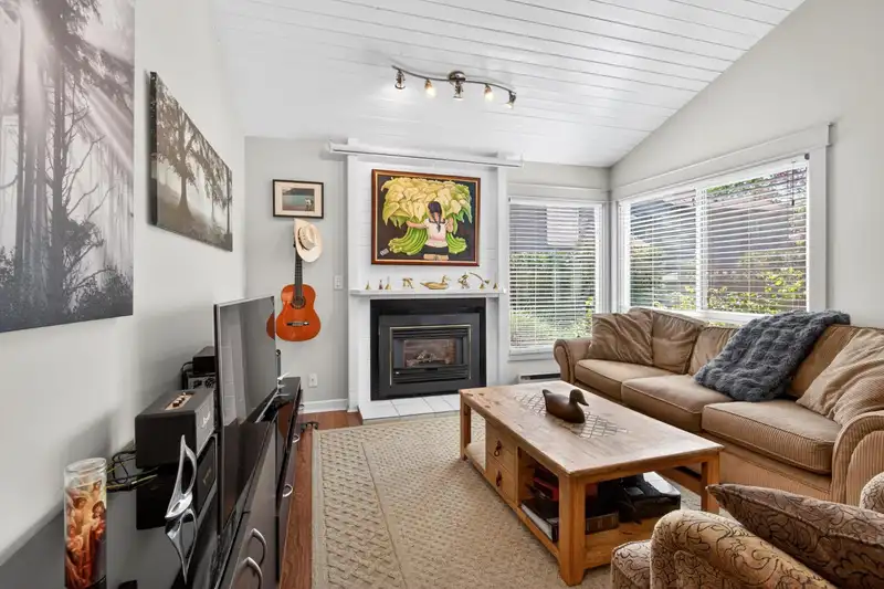 6109 W GREENSIDE DRIVE - photo 2 of 32
