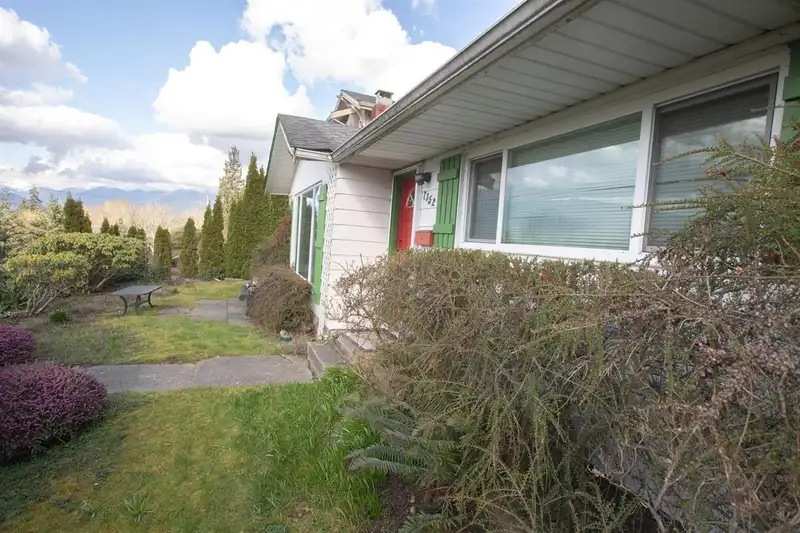 7352 BARNET ROAD - photo 4 of 7