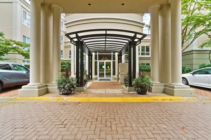 130 3098 GUILDFORD WAY - photo 2 of 25