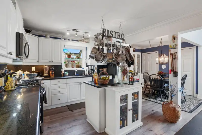 7217 MARY AVENUE - photo 4 of 40