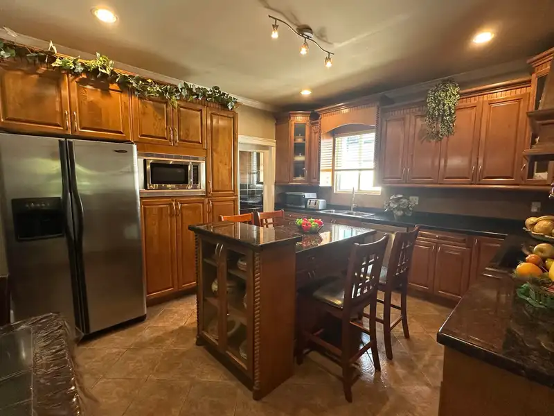 7021 132 STREET - photo 4 of 33