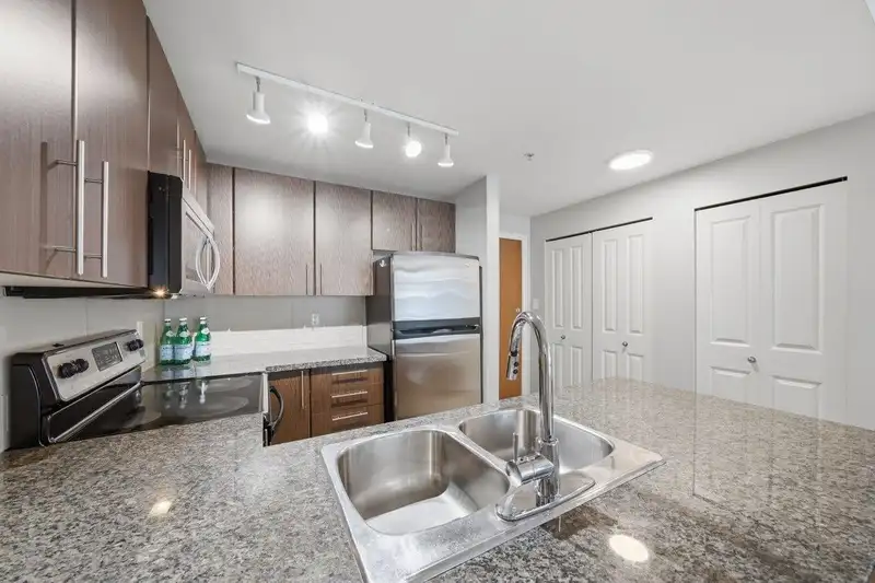 1803 898 CARNARVON STREET - photo 4 of 30