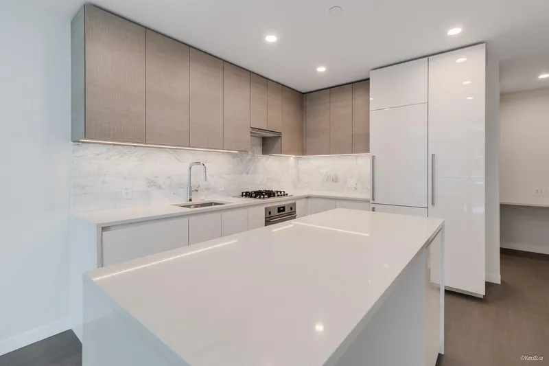 2706 2186 GILMORE AVENUE - photo 4 of 23