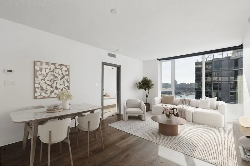 1751 38 SMITHE STREET - photo 1 of 25