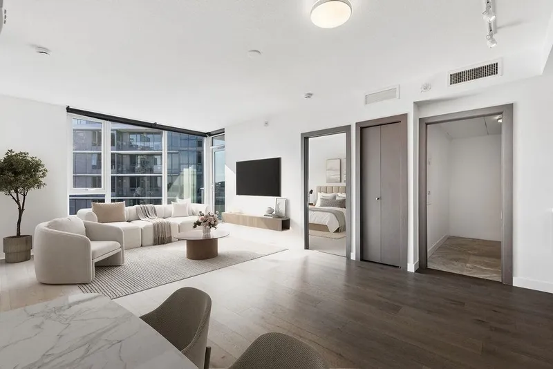 1751 38 SMITHE STREET - photo 2 of 25