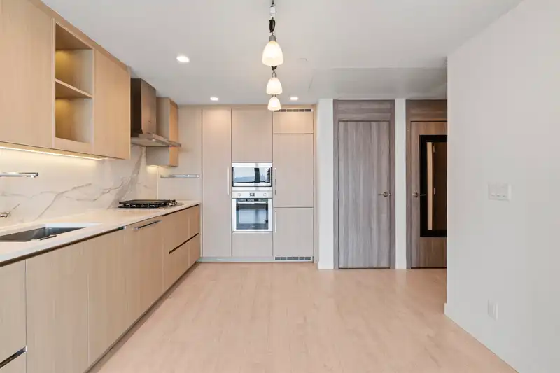 4108 4890 LOUGHEED HIGHWAY - photo 4 of 19