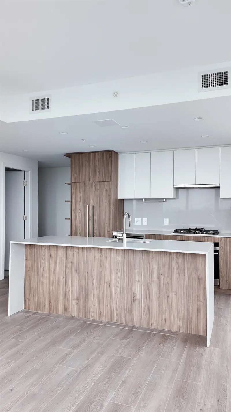 2206 505 NELSON STREET - photo 3 of 9