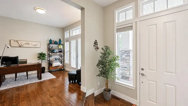 16162 28 A AVENUE - photo 2 of 33