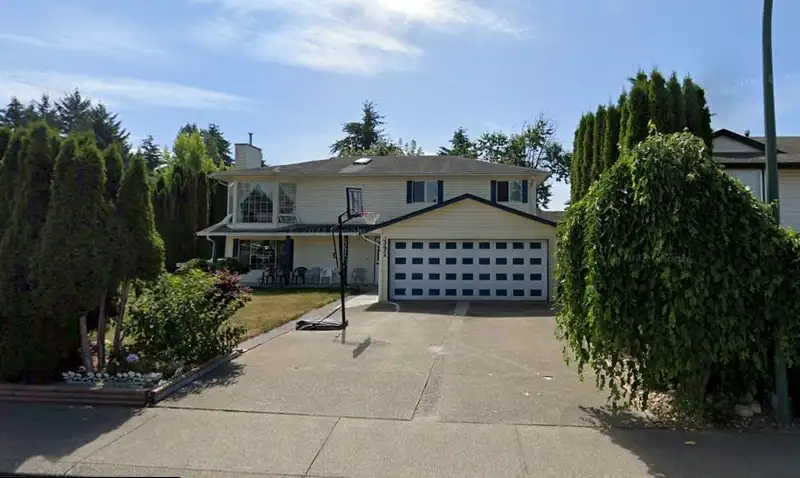 33474 KINGSLEY TERRACE - photo 1 of 2