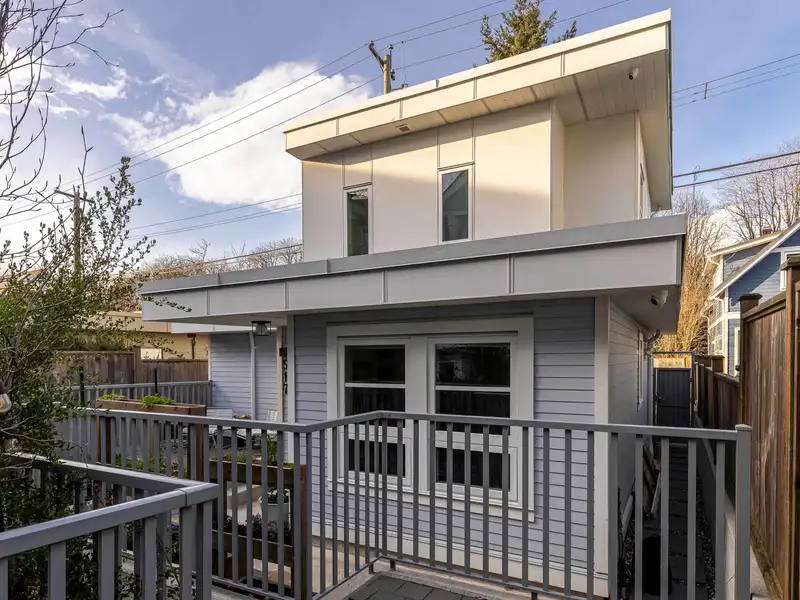 517 E 11TH AVENUE - photo 1 of 24