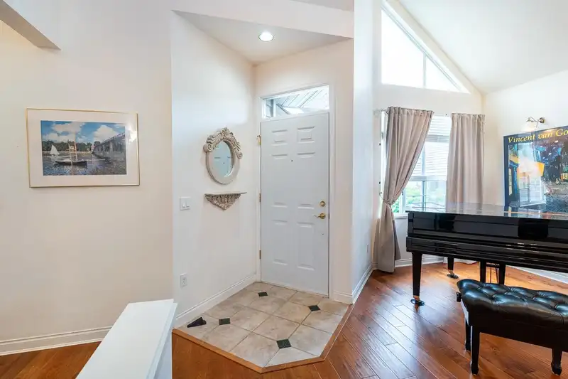 113 1465 PARKWAY BOULEVARD - photo 4 of 35