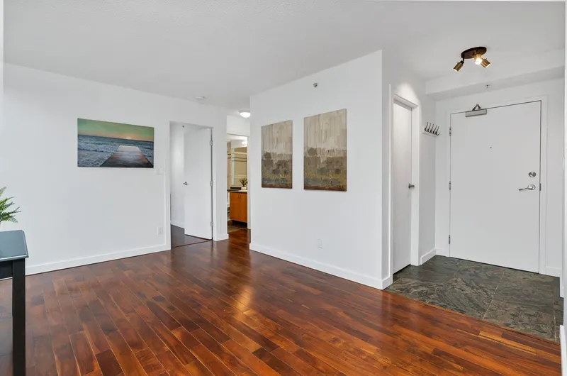 308 1688 ROBSON STREET - photo 3 of 22