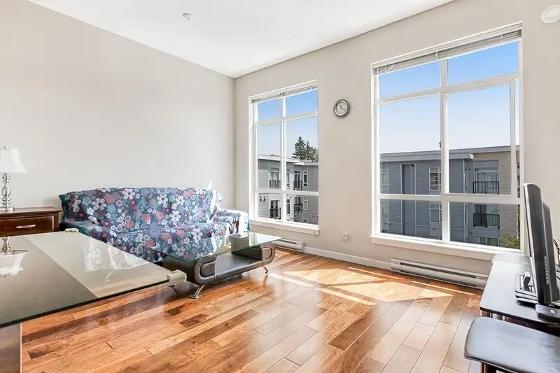 521 13728 108 AVENUE - photo 2 of 18