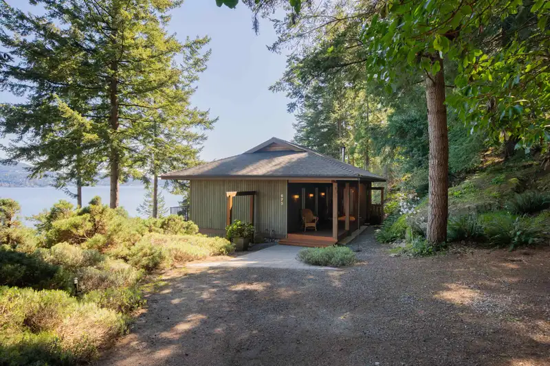 673 CLIFF ROAD - photo 1 of 40