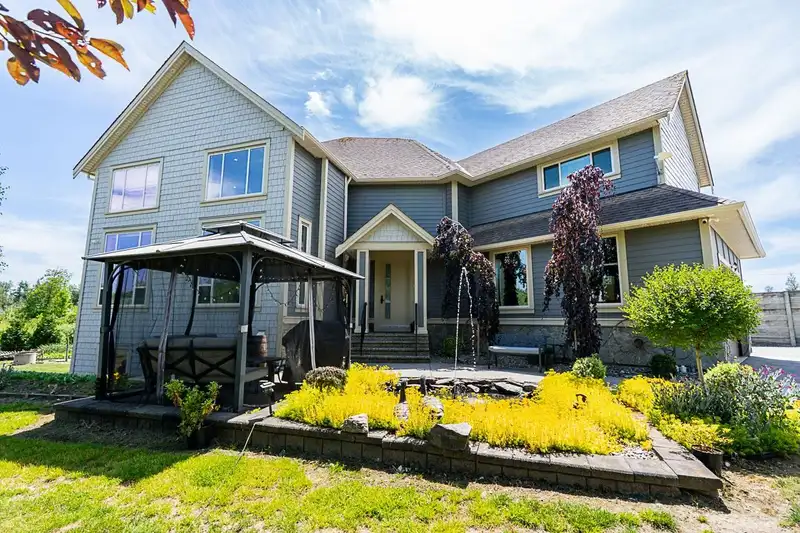 27562 48 AVENUE - photo 3 of 40