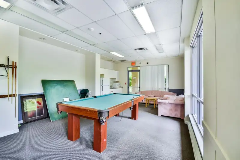 1508 9830 WHALLEY BOULEVARD - photo 3 of 34