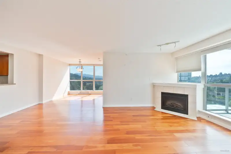 2102 290 NEWPORT DRIVE - photo 4 of 30