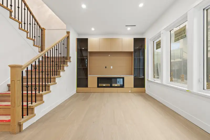 3 5115 BUXTON STREET - photo 2 of 26