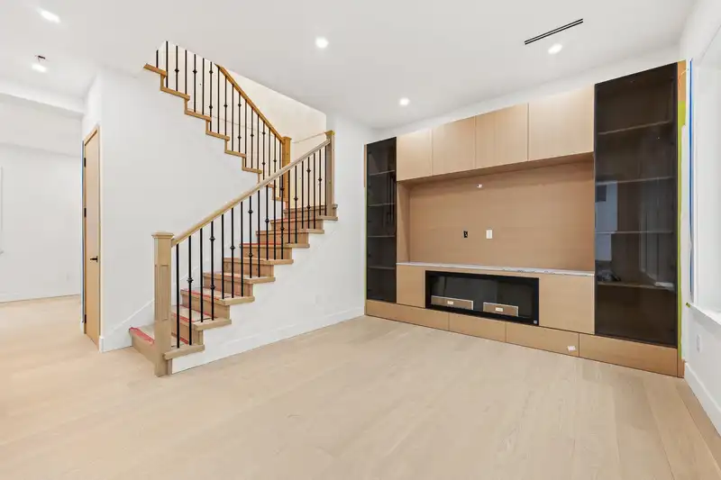 3 5115 BUXTON STREET - photo 4 of 26
