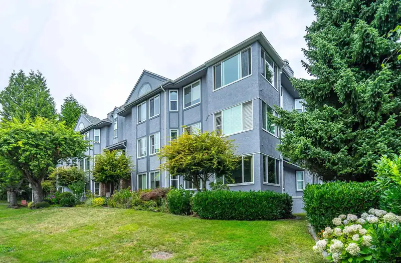 202 1378 FIR STREET - photo 2 of 37