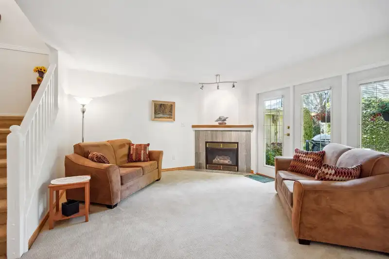 19 8428 VENTURE WAY - photo 3 of 33