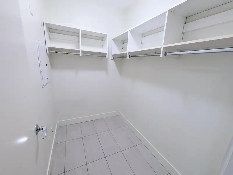 407 2528 MAPLE STREET - photo 4 of 15