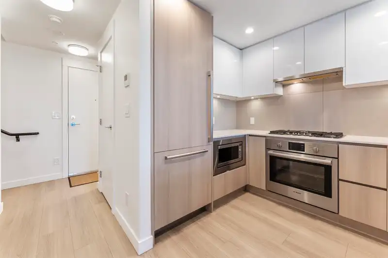 207 618 CARNARVON STREET - photo 4 of 33