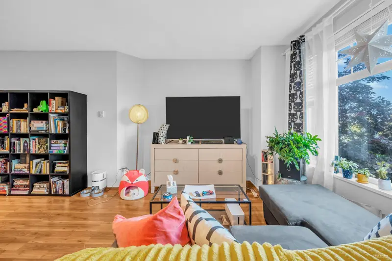 213 83 STAR CRESCENT - photo 3 of 25