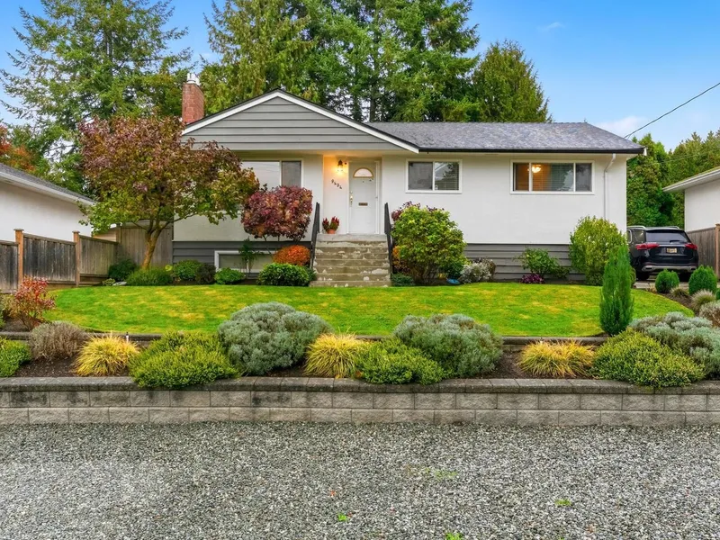 9434 113B STREET - photo 1 of 25