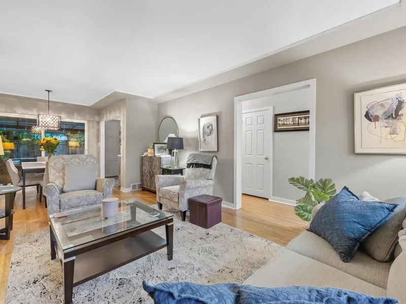 9434 113B STREET - photo 2 of 25