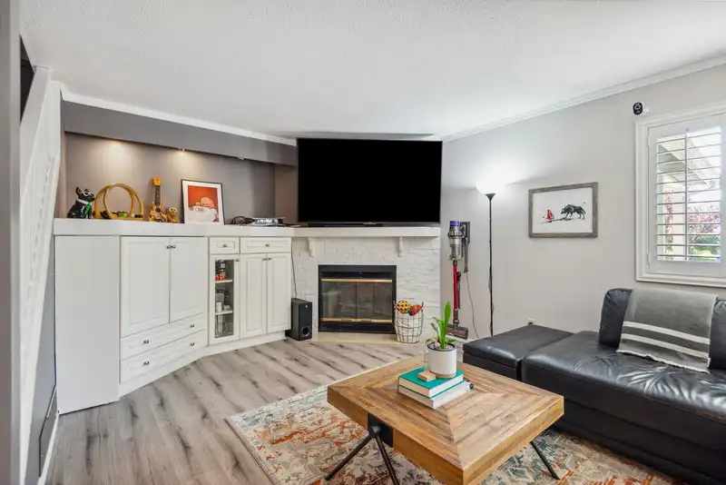 10 7240 LANGTON ROAD - photo 1 of 22