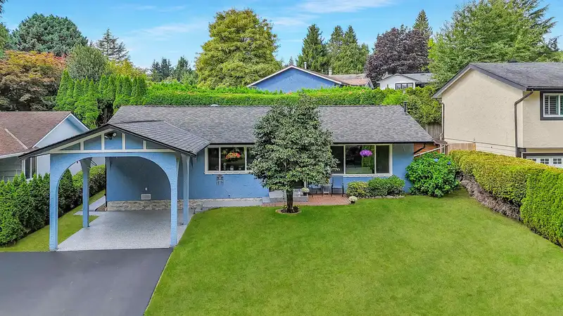 1674 CONNAUGHT DRIVE - photo 1 of 40