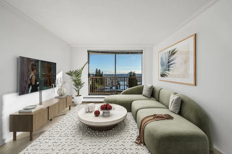 301 320 ROYAL AVENUE - photo 1 of 25