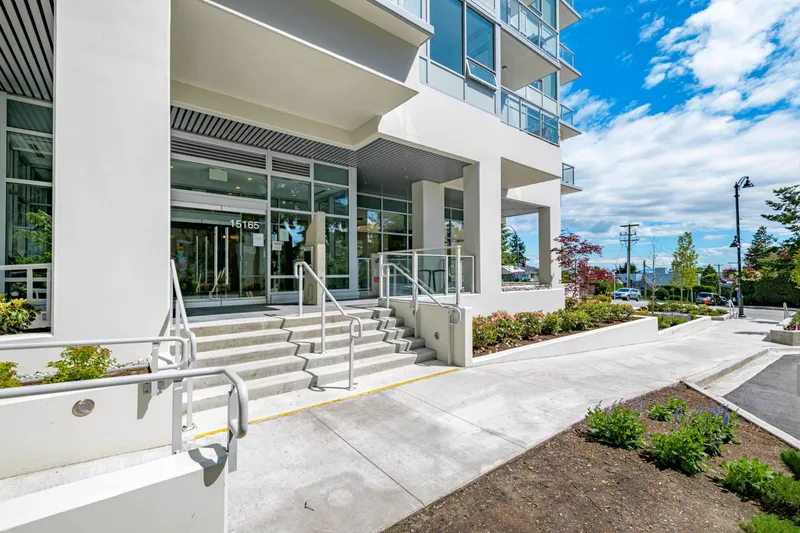 315 15165 THRIFT AVENUE - photo 2 of 25