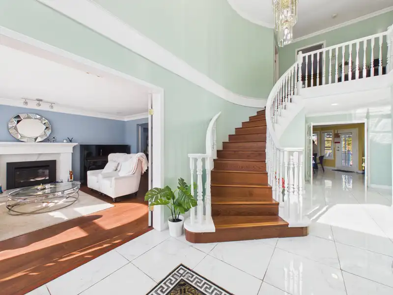 9025 BRIAR ROAD - photo 4 of 36