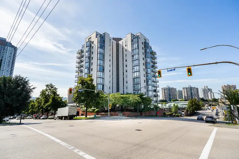 403 98 TENTH STREET - photo 1 of 26