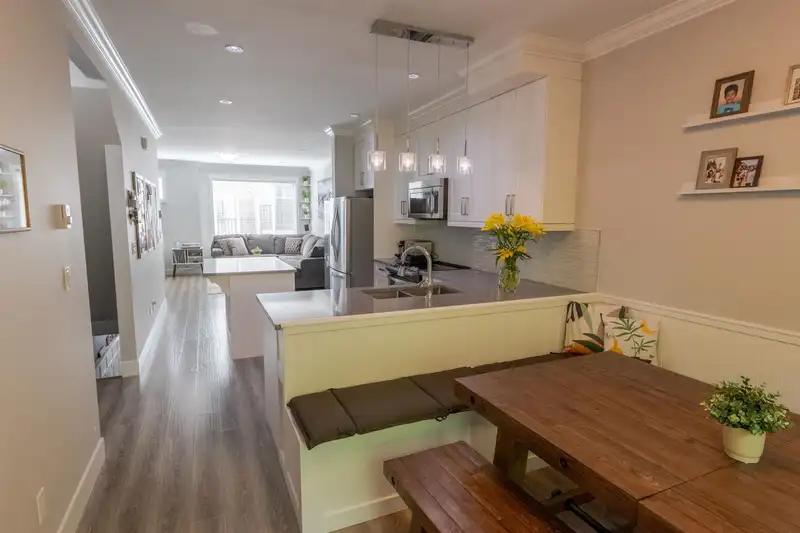 11 8747 162 STREET - photo 2 of 38