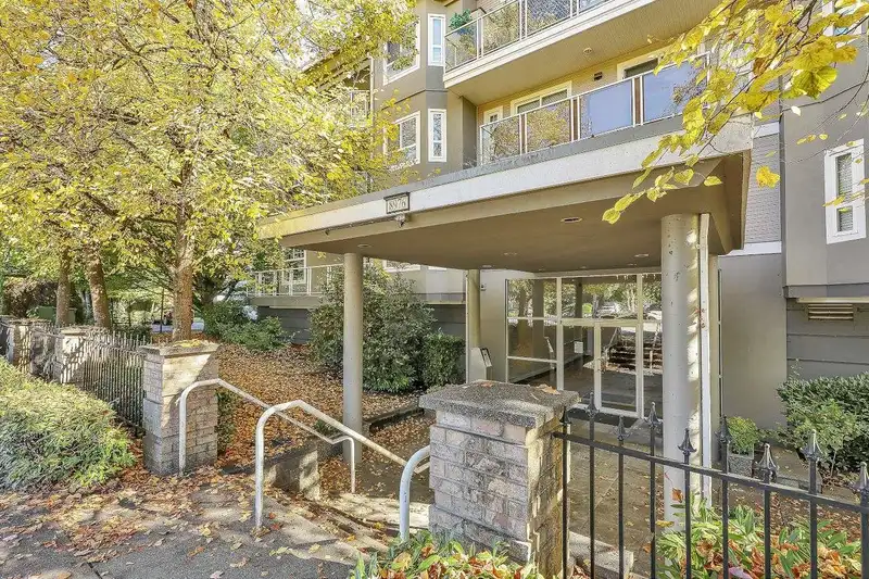 306 8976 208 STREET - photo 1 of 39