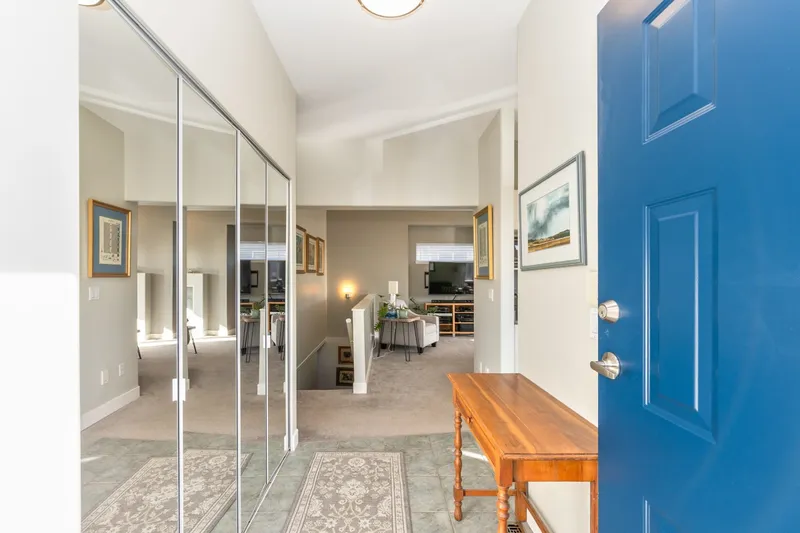 127 EVERGREEN CRESCENT - photo 2 of 25