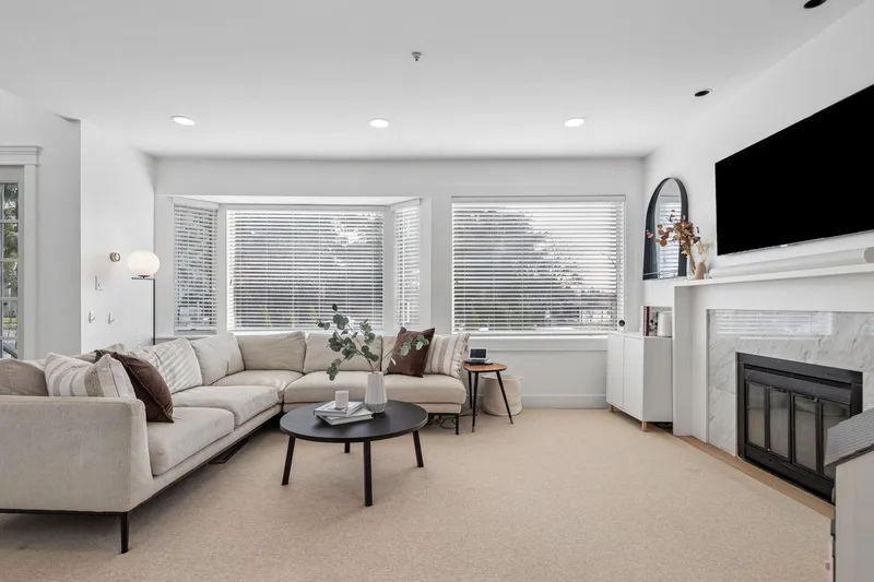 5921 ONTARIO STREET - photo 4 of 25