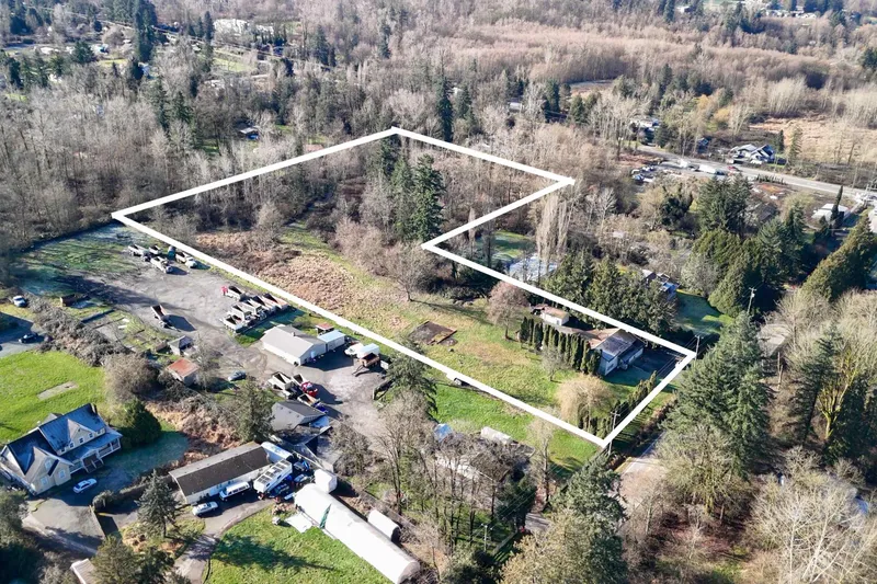 19324 80 AVENUE - photo 3 of 5