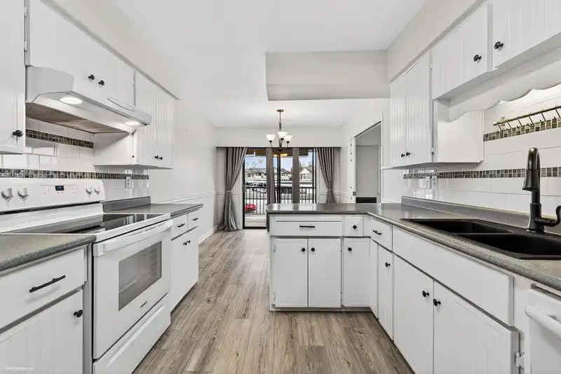 61 32959 GEORGE FERGUSON WAY - photo 3 of 34