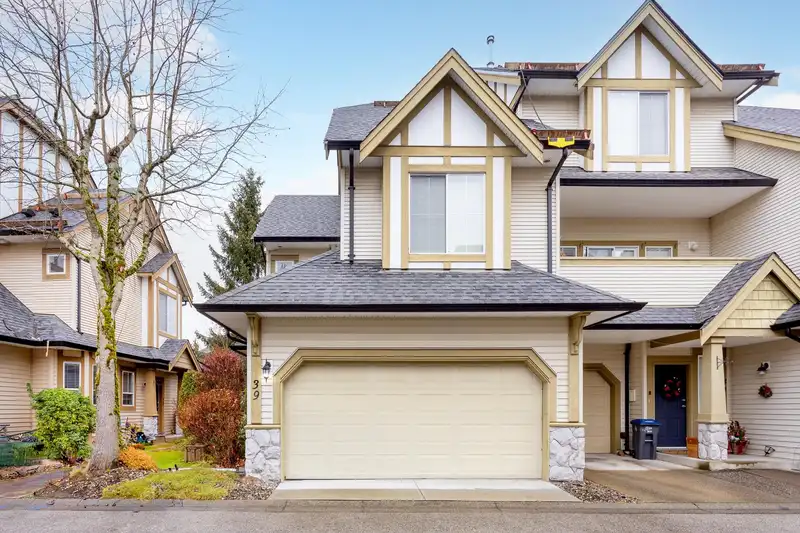 39 18707 65 AVENUE - photo 1 of 40