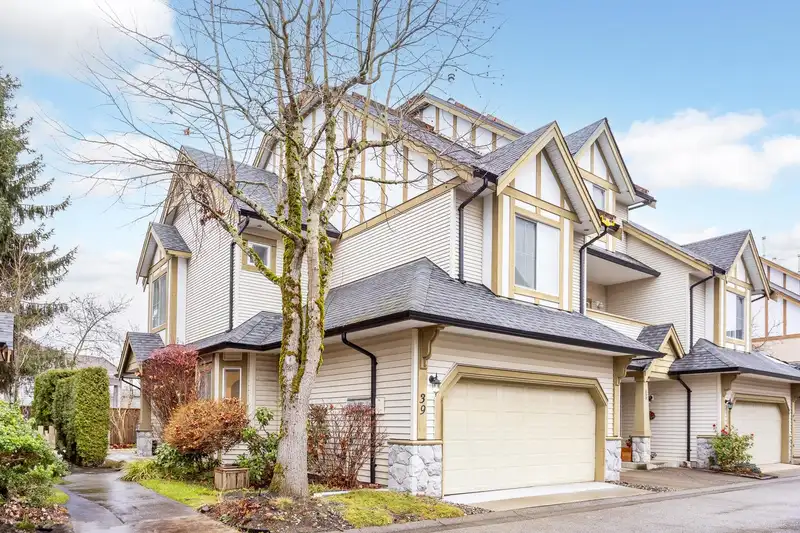 39 18707 65 AVENUE - photo 3 of 40