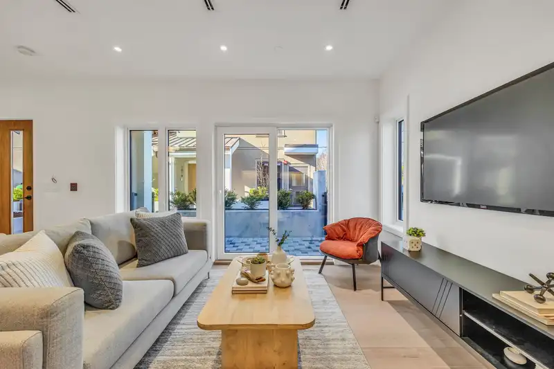 1010 W 52ND AVENUE - photo 3 of 25